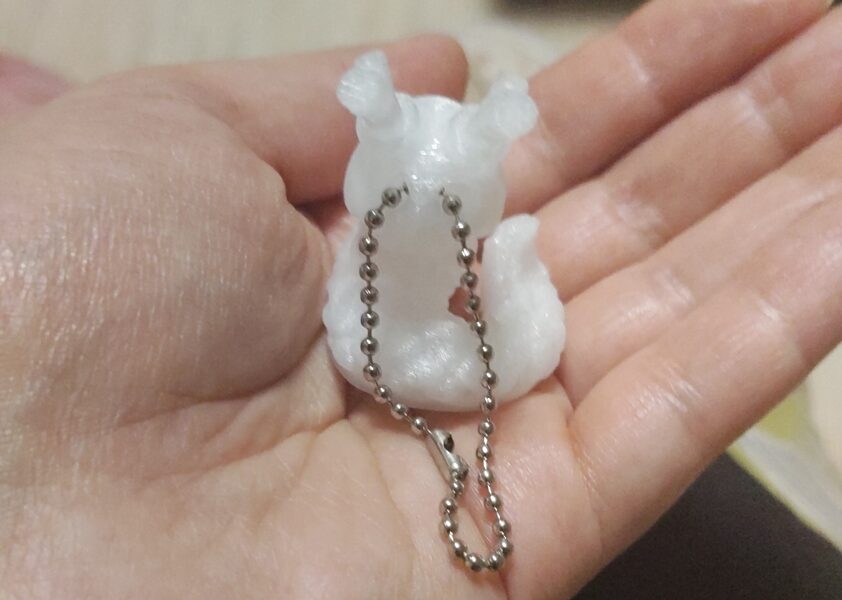 Mazais pūķītis ar bumbiņu ķēdīti 