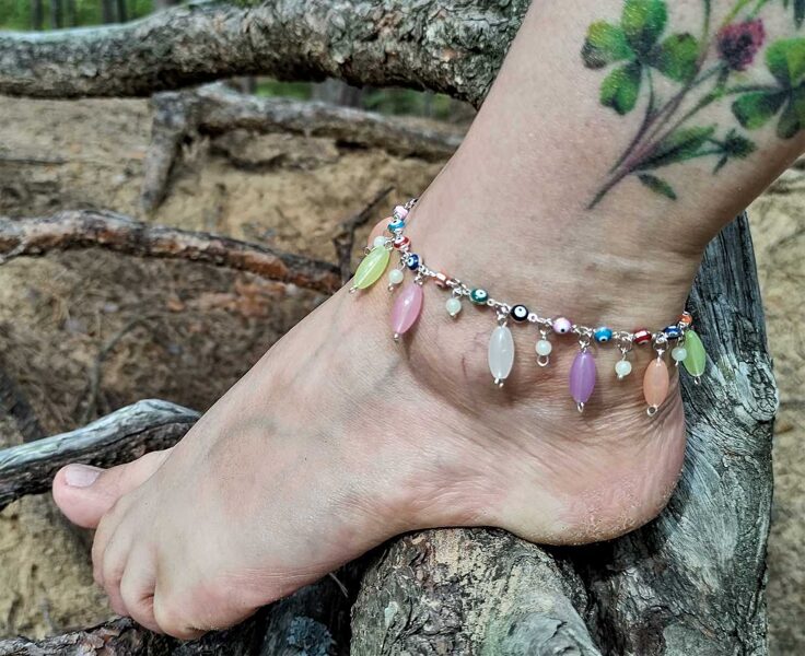 Krāsainās actiņas un dažādas pērlītes