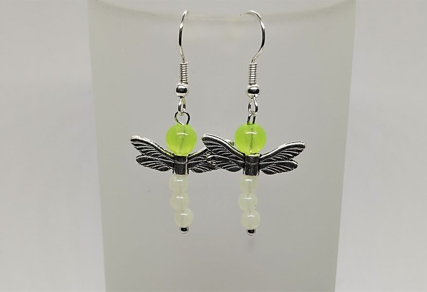 Gaiši zaļā spārīte