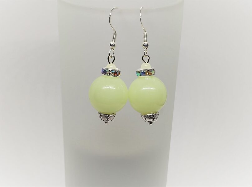 Bumbiņauskari ar kristāliņiem