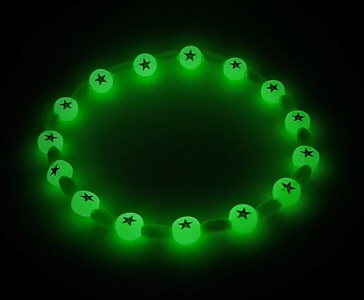 Melnās zvaigznes ar baltām