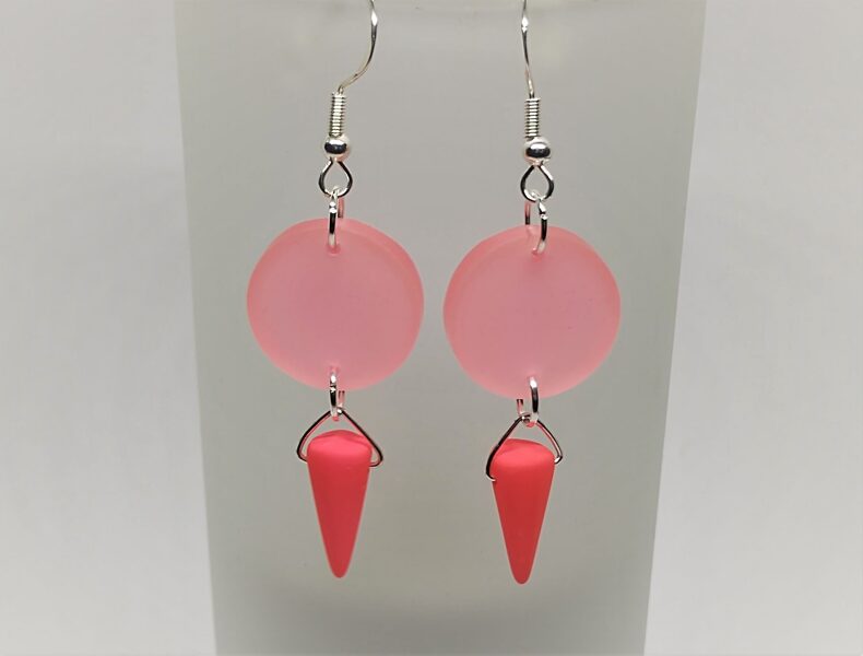 Rozā modernisma stila auskari