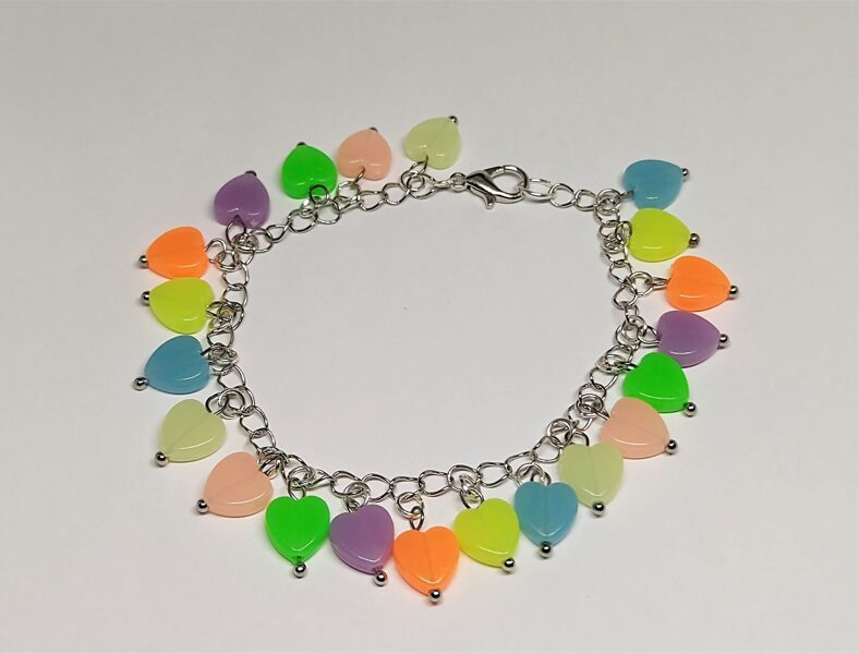 Kustīgās krāsainās sirsniņas