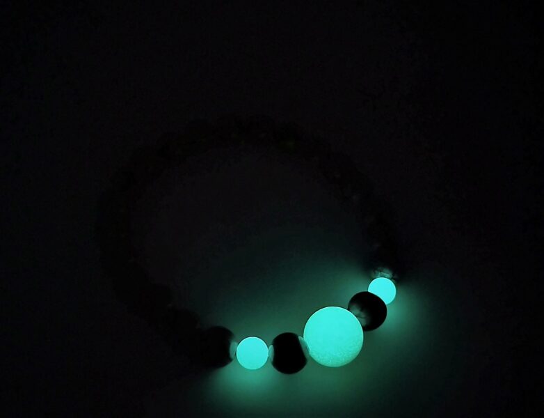  Sniegpārslu obsidiāna rokassprādze 