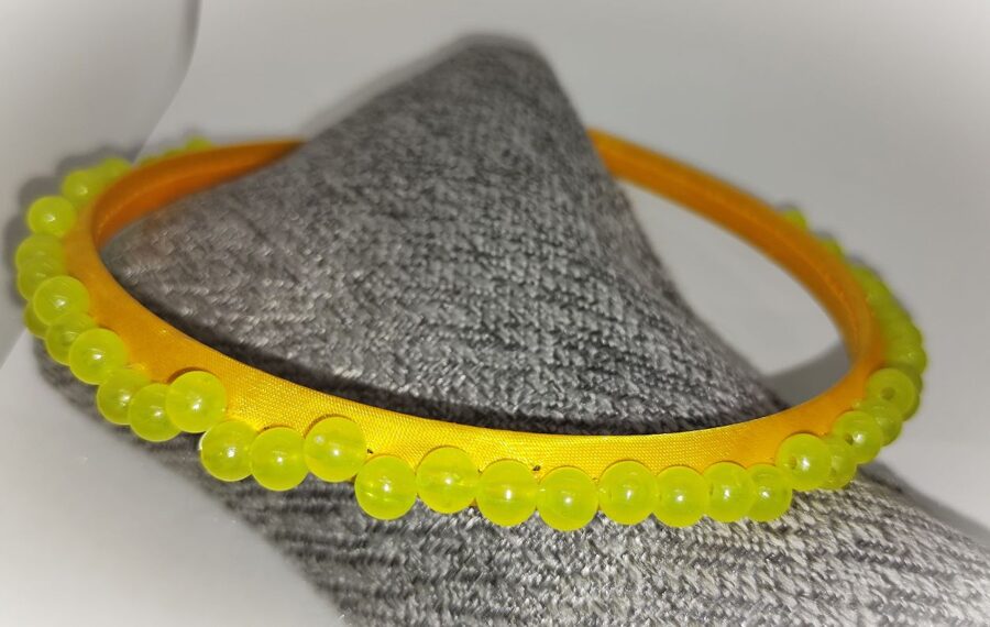 Dzeltena ar dzeltenu