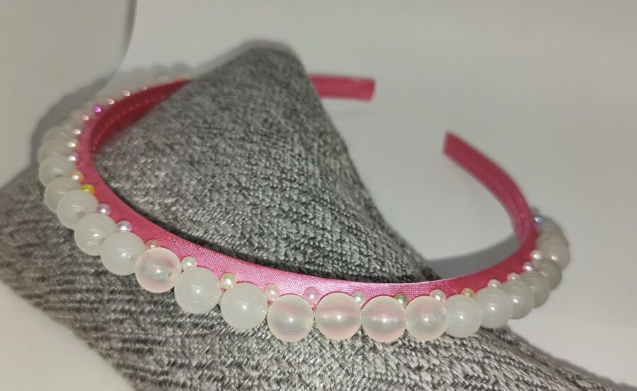 Tumši rozā ar baltu