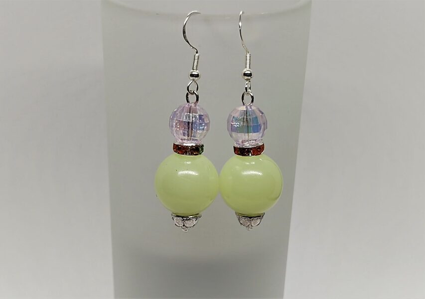 Gaiši violets disko sniegavīrs