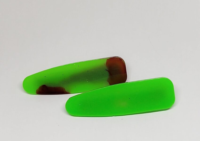 Salātzaļā matu sprādze