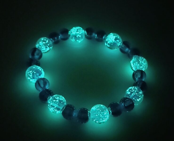 Zilā stikla rokassprādze 