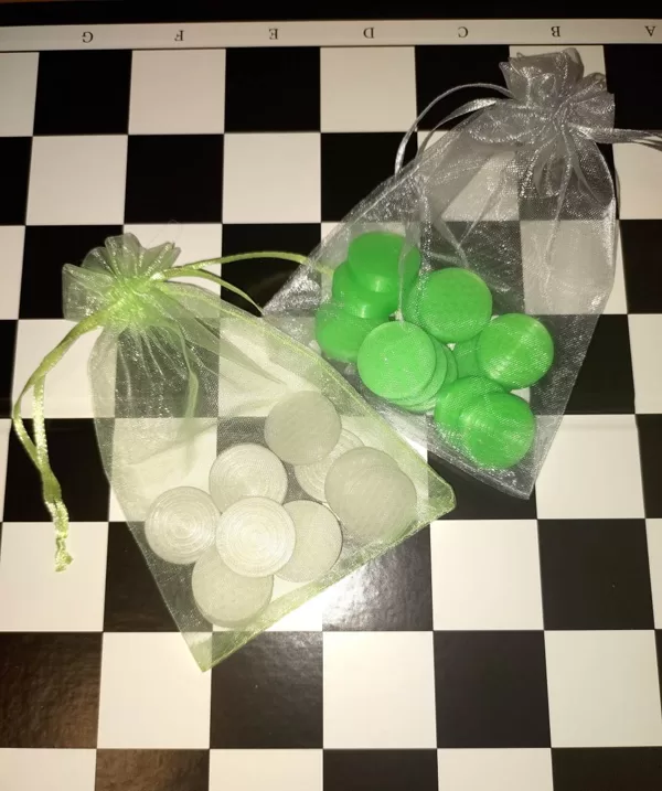 Katrs komplekts ir iepakots ērtā organzas maisiņā.